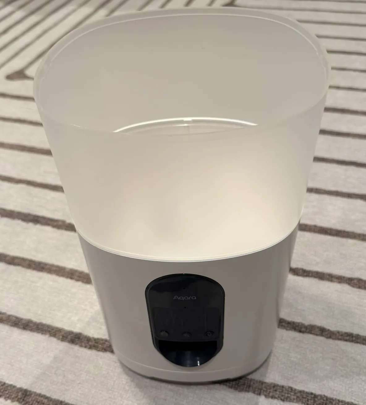 Treat dispenser exterior